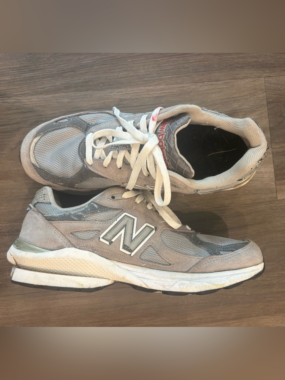 New Balance Men's Light Gray and White Running Sneakers
